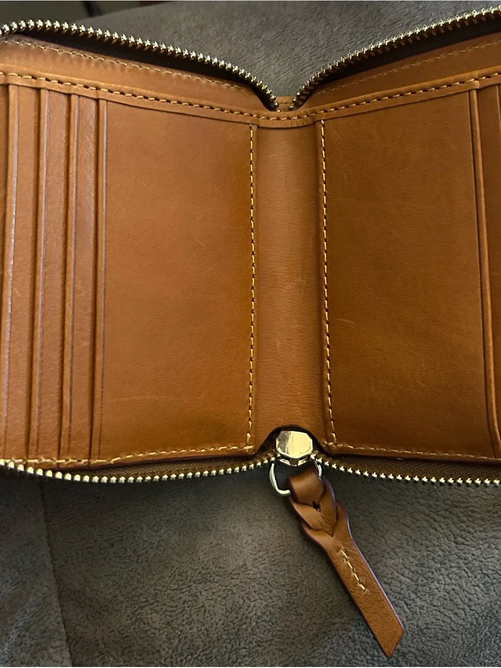 Dooney & Bourke like new